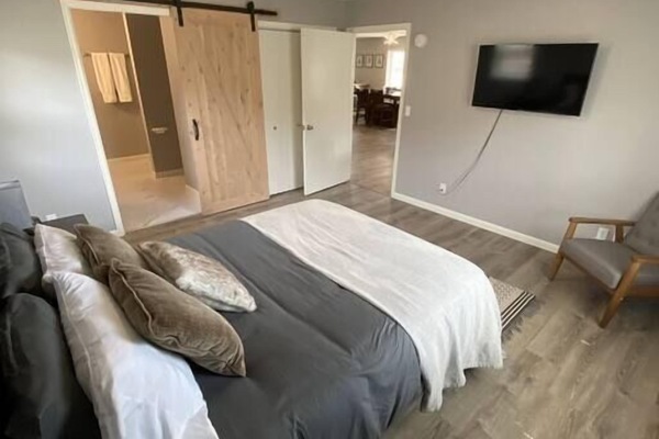 Master Bedroom (1)