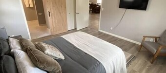 Modern Luxury Home on the River w/ 3 Bedrooms