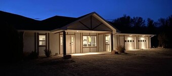 Modern Luxury Home on the River w/ 3 Bedrooms