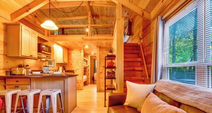 Eliza Cabin | Nature Nested Tiny Cabin w/ Hot Tub