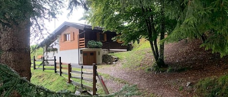 المنشأة من الخارج