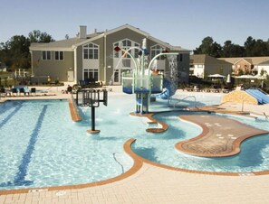 A heated pool - Williamsburg Va The Colonies Premium 2 bedroom Rental 6/6/21-6/13/21 (Williamsburg)