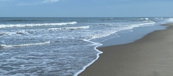 Beachski's Bungalow 2 Bedroom, 2 Bath with Pool and Tennis, Privat Beach Access!