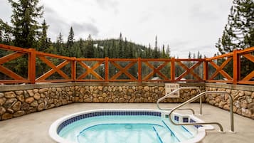 Bañera de hidromasaje exterior