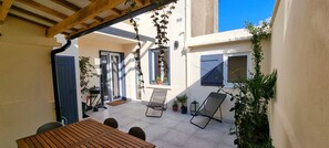 Outdoor dining - The hacienda - Patio Terrace - Center / Beach 5 min (Le Havre)