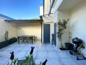 Outdoor dining - The hacienda - Patio Terrace - Center / Beach 5 min (Le Havre)