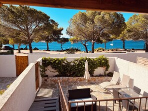 Terrace/patio - Superior apartment 2 bedrooms sea view in front of the beach (Galéria)