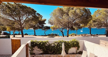 Superior apartment 2 bedrooms sea view in front of the beach