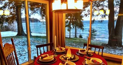 Pine Cottage - Beautiful direct lakefront cottage located in Sodus, NY, with full amenities.