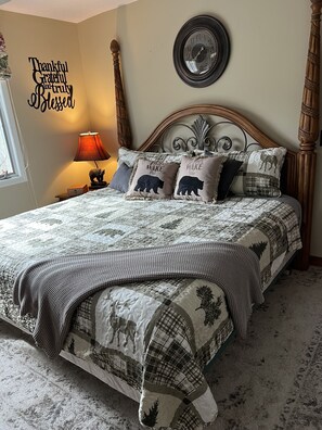 3 bedrooms, desk, free WiFi, bed sheets