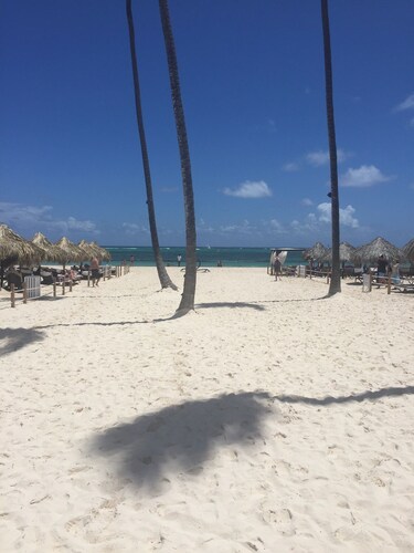 Alll inclusive  4 stars resorts walking distance to the beach fine dining