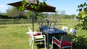 تناول الطعام بالخارج