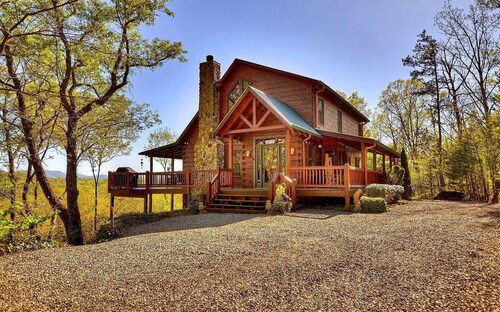 Blue Ridge Mountaintop Views - Hot Tub, Pool Table, Relaxation + More