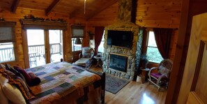 5 bedrooms, desk, iron/ironing board, free WiFi