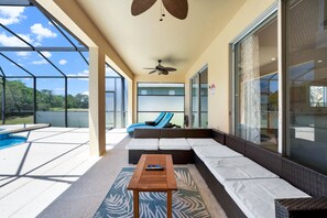 Terrace/patio - Extended Stay Retreat – Private Pool, Spa & Space for Everyone  (Kissimmee)