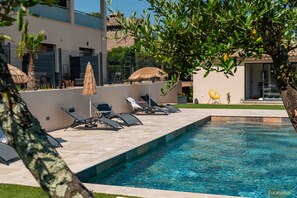 Outdoor pool - L'Eucalyptus, mazet not overlooked, beautiful private outdoor space (Le Plan-de-la-Tour)