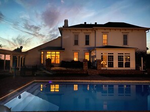 Outdoor pool - Kentucky Bourbon Trail Luxury (Springfield)