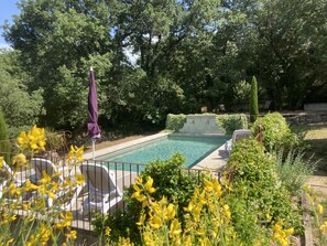 Outdoor pool, a heated pool - Bastide with heated swimming pool in the Luberon Provençal (Apt)