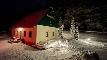 Traditional-Haus, eigenes Bad (Bikehütte Rehnhäusl) | Außenbereich
