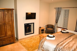 Luxury House, Accessible, Hot Tub | 3 bedrooms, travel cot - Glenshane Country House (Maghera)