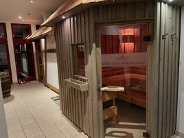 Apartamento familiar, baño privado, vistas a la montaña (Appartement Malve) | Spa | Sauna 