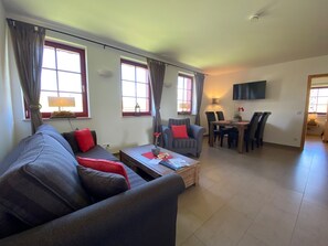 Apartamento panorâmico, banheiro privativo | Lounge