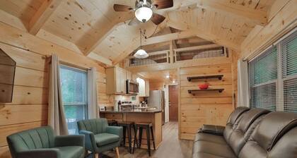 Martha tiny cabin at Lookout close to downtown