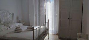 3 chambres, fer et planche Ă repasser, Wi-Fi, draps fournis
