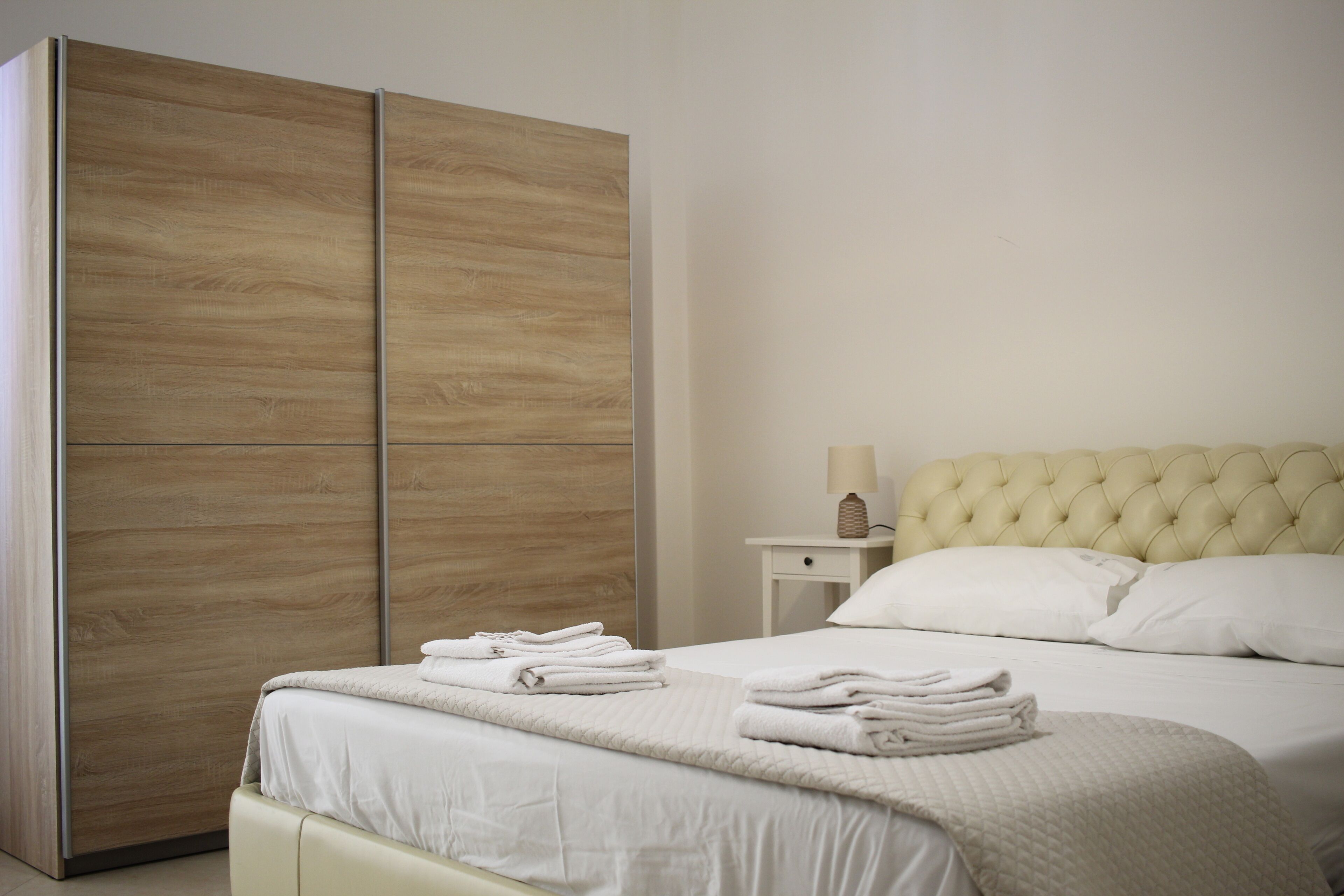 3 slaapkamers, een strijkplank/strijkijzer, wifi, beddengoed