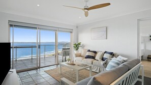 TV, fireplace - Amazing views, whale watching and close to Bells (KILLCARE HEIGHTS)