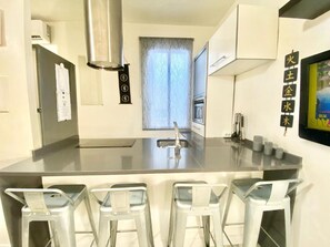 Private kitchen - Piramides 1 (2 bedroom apartment) (Madrid)