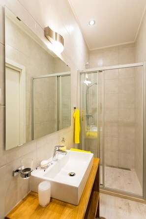 Hair dryer, towels - Apartment Miško - Two Bedroom Apartment with City View (Dubrovnik)