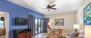 Smart TV, table tennis - Spacious Oceanfront Condo on the Big Island (Kailua-Kona)