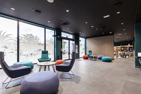Extérieur. Holiday Inn Express Ajaccio by IHG