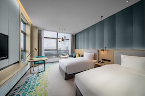 In-room safe, soundproofing, iron/ironing board, free WiFi