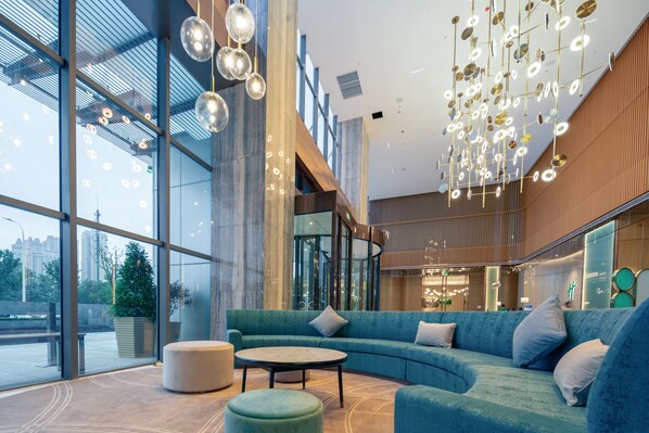 2 restauranter, frokost, lunsj og middag serveres, asiatiske retter