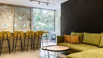 Smart TV, Netflix, streaming services