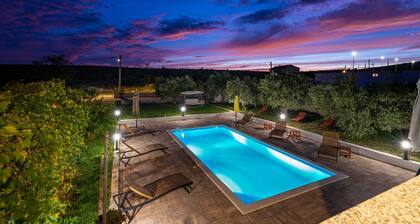 Ferienhaus Marina mit Pool