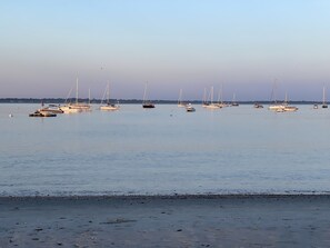 Beach nearby, sun-loungers, beach towels