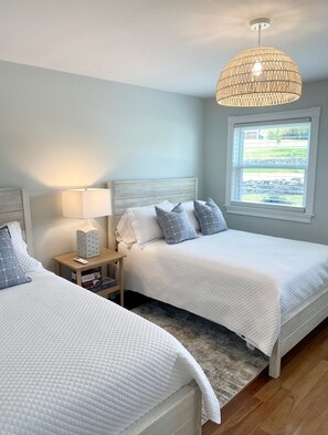 3 bedrooms, desk, iron/ironing board, travel cot