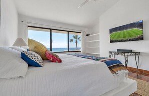 6 bedrooms, WiFi, bed sheets - Casa Alvarado | Beachfront Private Escape w/ Pool (Baja California Sur)