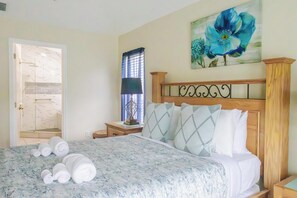 5 bedrooms, iron/ironing board, WiFi, bed sheets