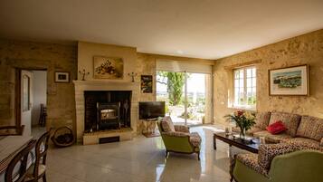 TV connectée, cheminée