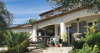 5 bed room Villa with private pool by golf