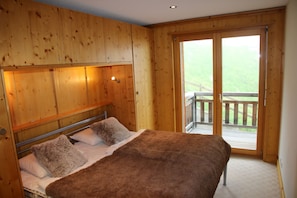 3 bedrooms, free WiFi, wheelchair access