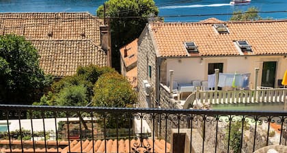 Cozy stone house with lovely view in Cavtat centre