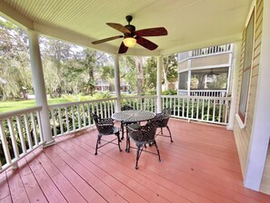 Outdoor dining - Steinhatchee Landing Resort - Victorian Cottage 8 (Steinhatchee)