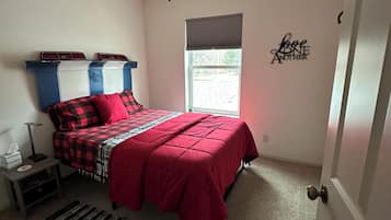2 habitaciones, escritorio, tabla de planchar con plancha y wifi gratis