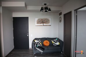 Smart TV, stereo - Apartamento Lujoso en Rohrmoser al mejor precio (San José)
