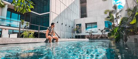 Outdoor pool, a heated pool